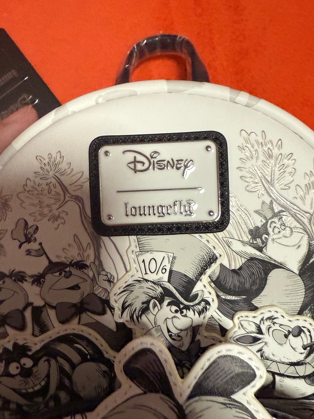NWT Entertainment Earth Exclusive Alice in Wonderland Loungefly mini backpack - Picture 2 of 9
